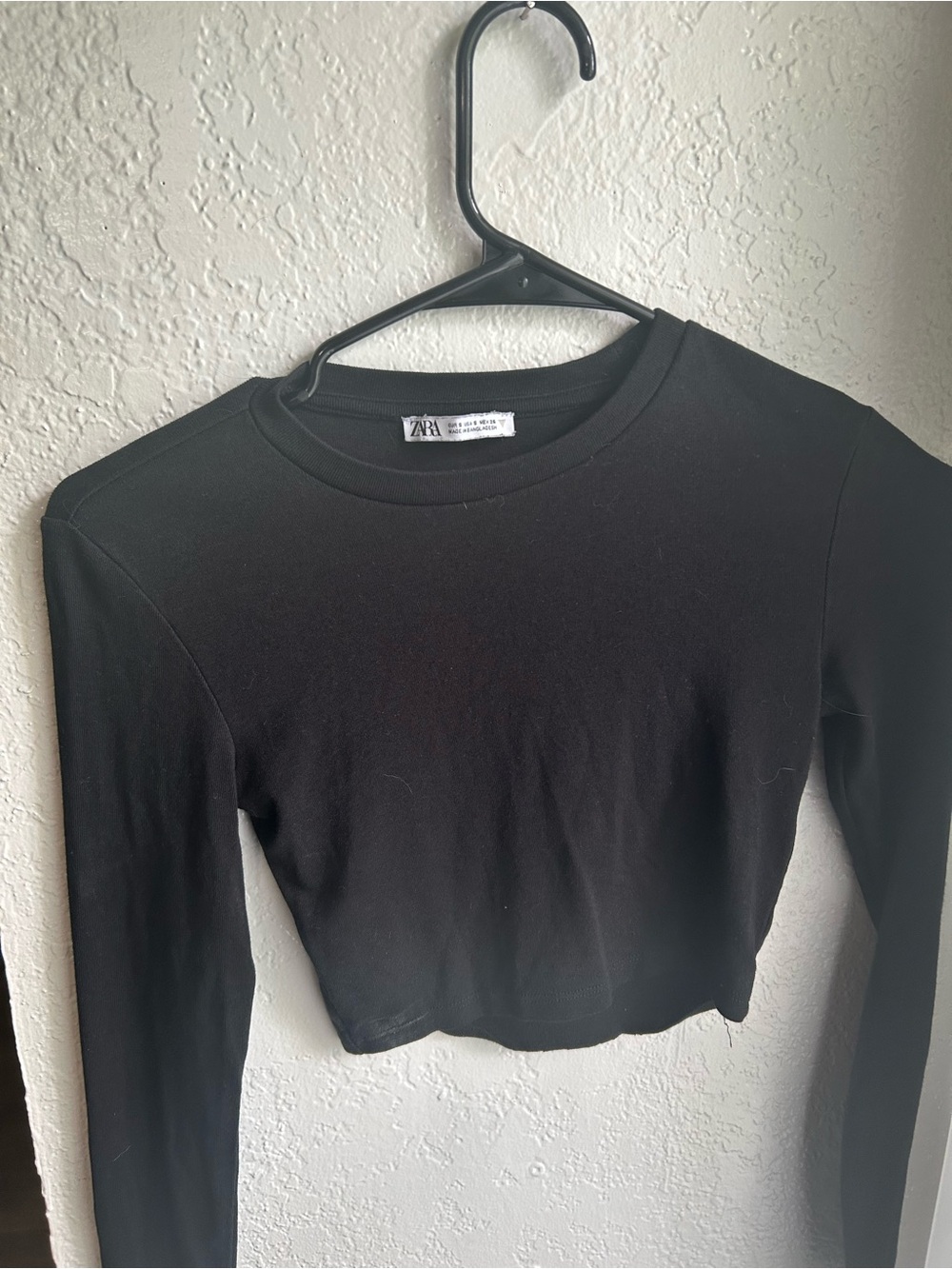 Zara Black Long-Sleeve Cropped Crew Top